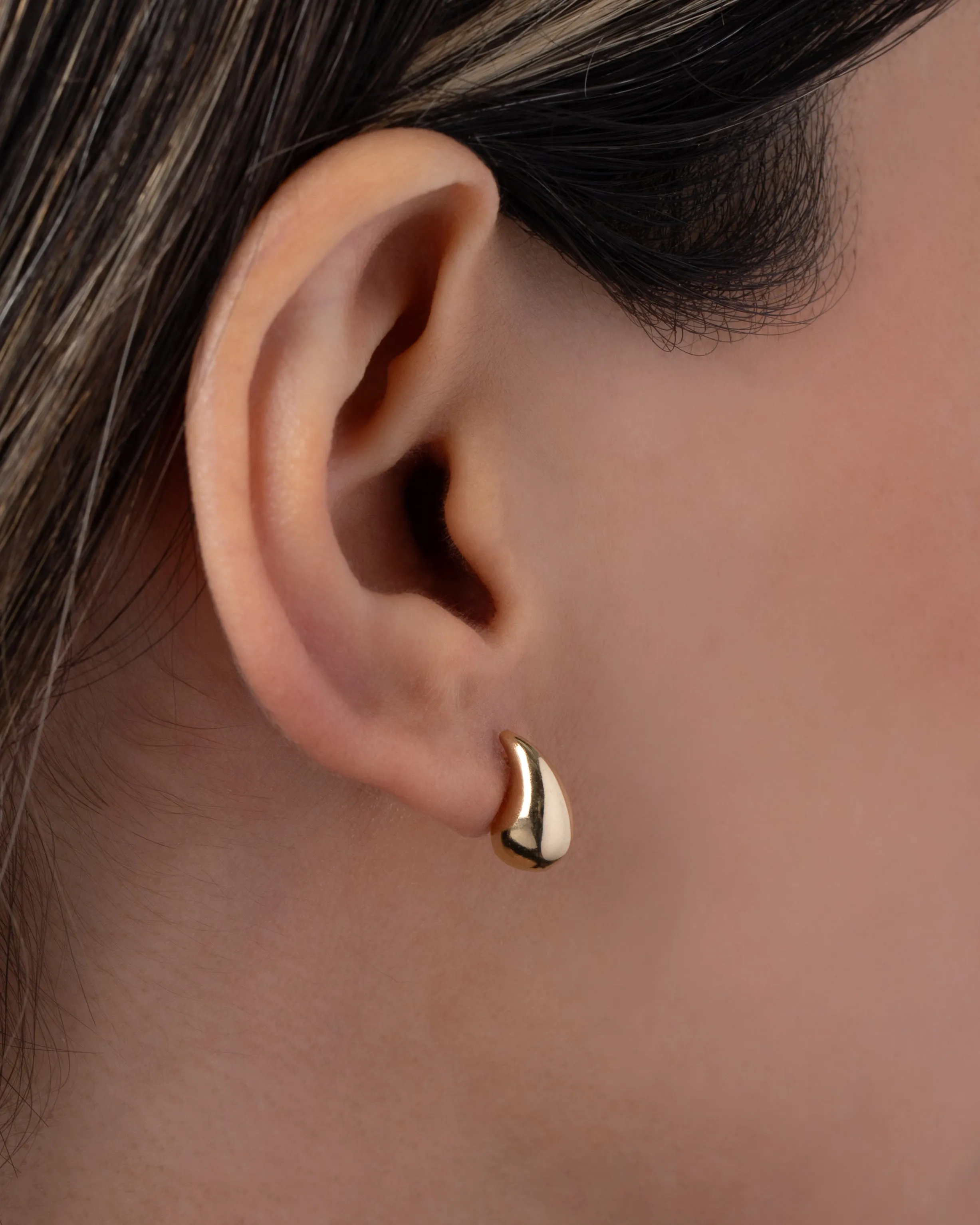 14K Gold Small Teardrop Stud Earrings