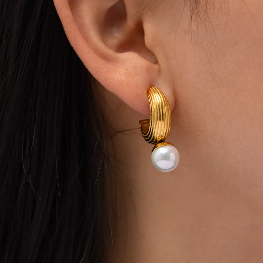 18K Gold Fashion Retro C Shape Thread Inlaid Pearl Versatile Earrings