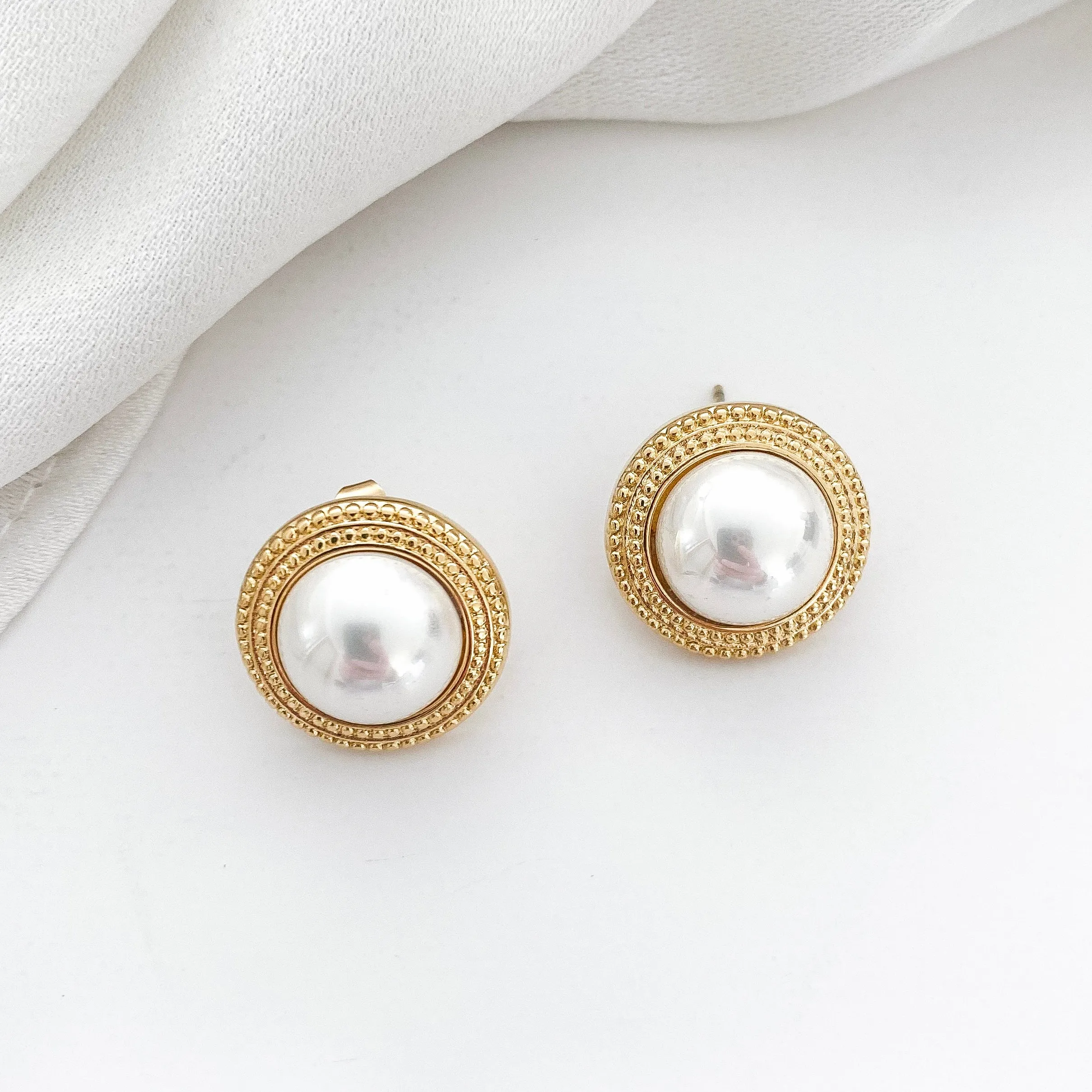 18k Gold Plated Round Circle and Pearl Stud Earrings