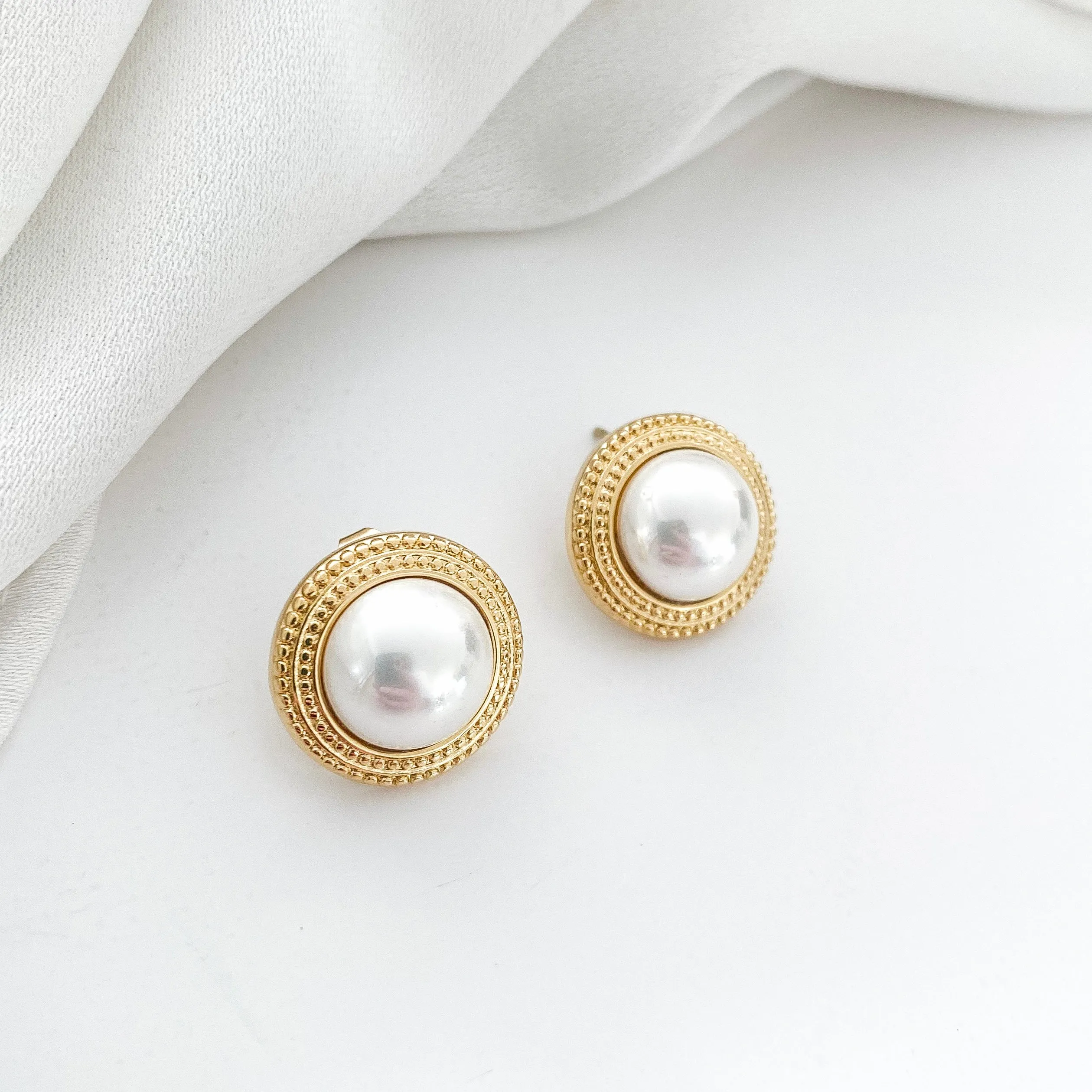 18k Gold Plated Round Circle and Pearl Stud Earrings