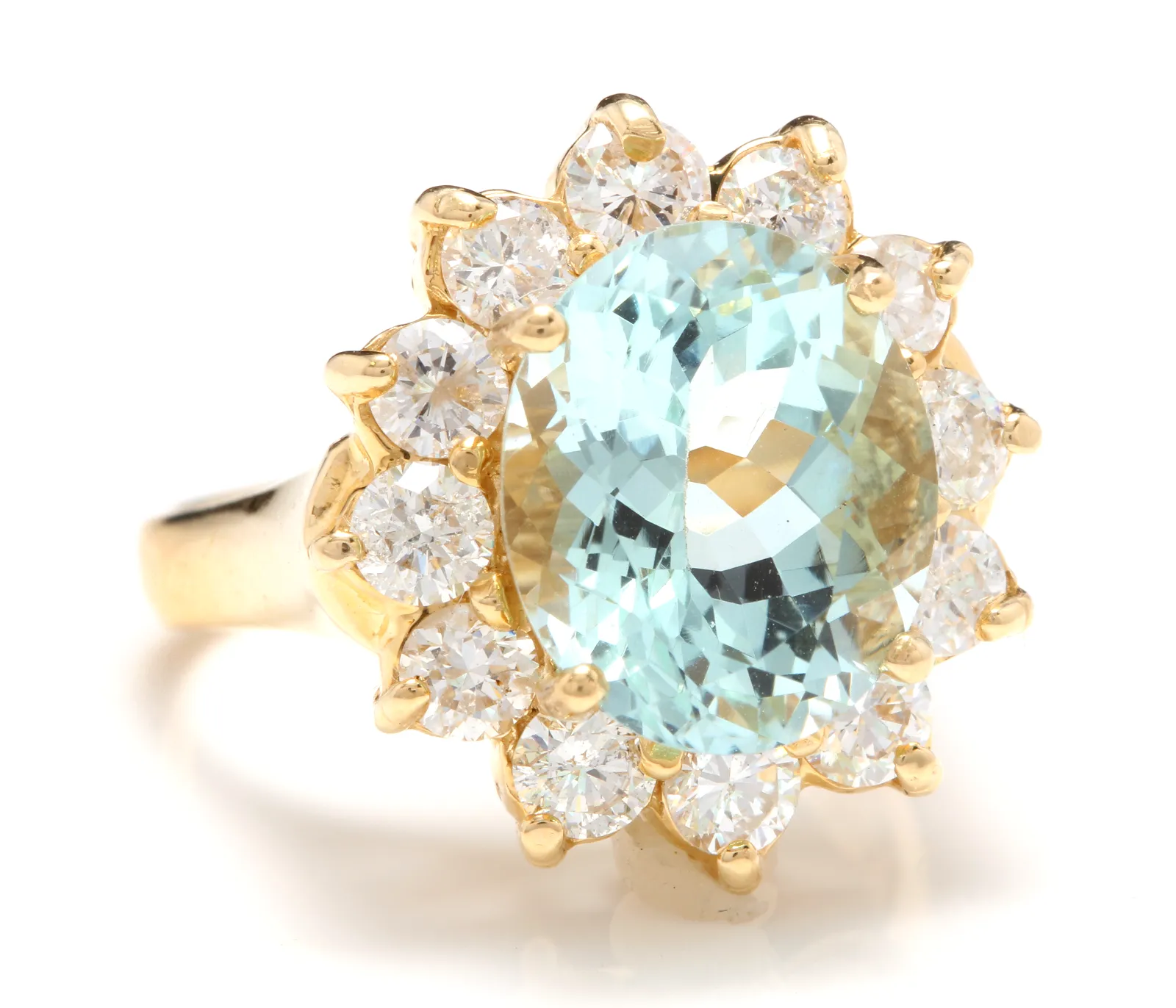 7.68 Carats Exquisite Natural Aquamarine and Diamond 14K Solid Yellow Gold Ring