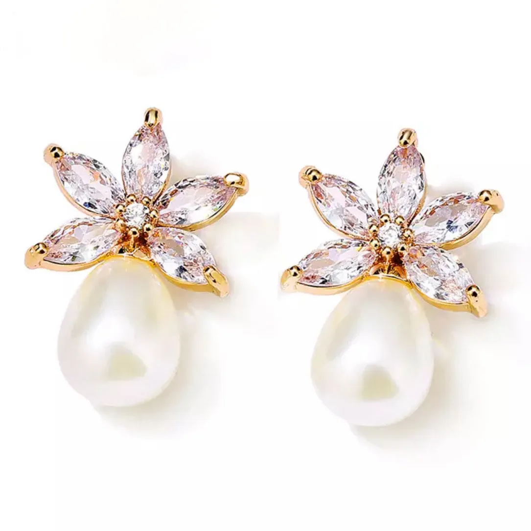 Bella Gold Flower & Pearl Stud Earrings