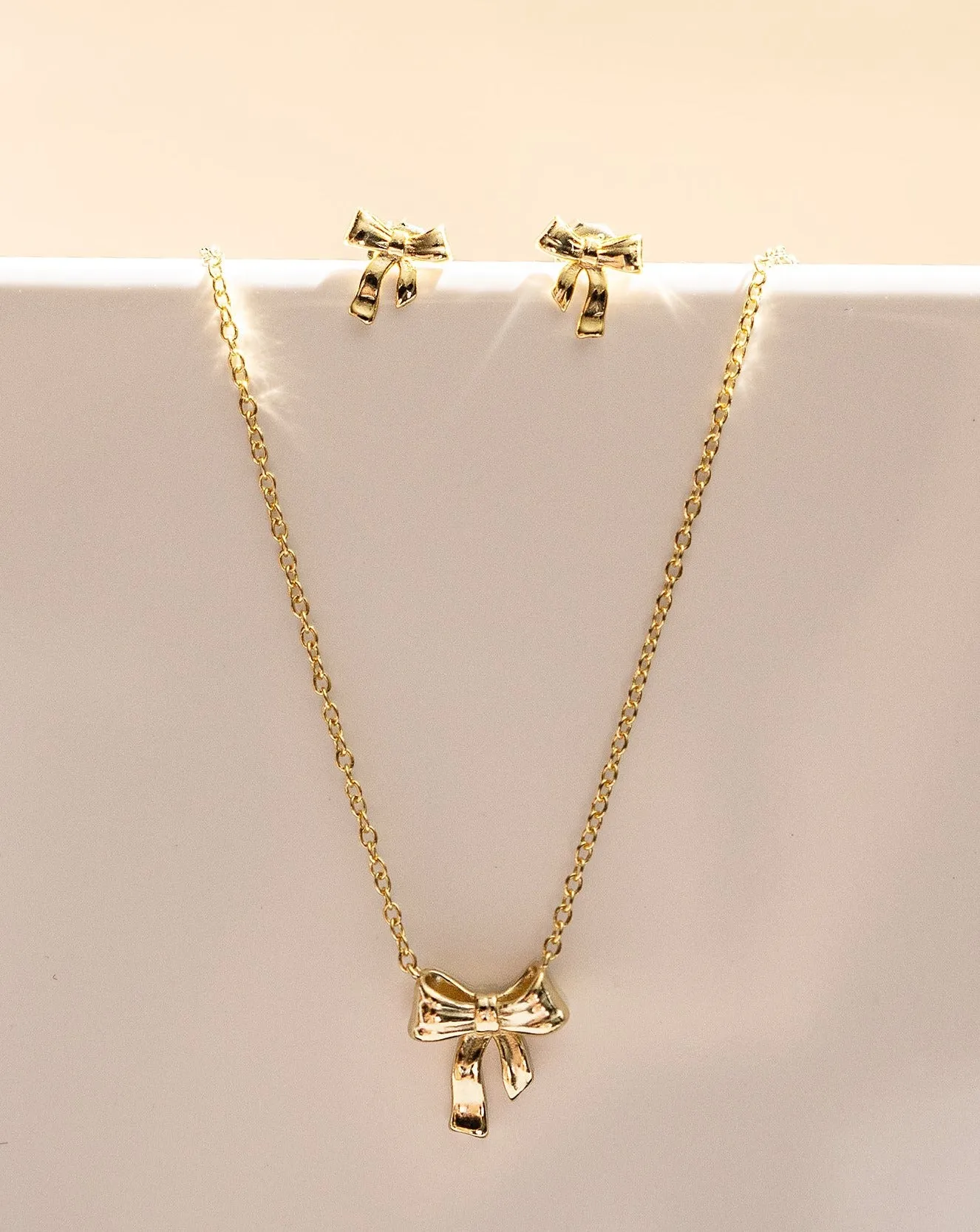 Bow Necklace