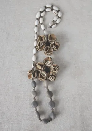 Chilipuca Bean and Alvellana Flowers Necklace