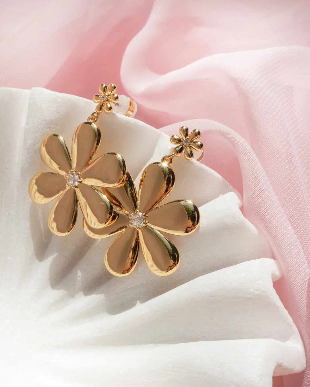 Daisy Statement Earring- Gold
