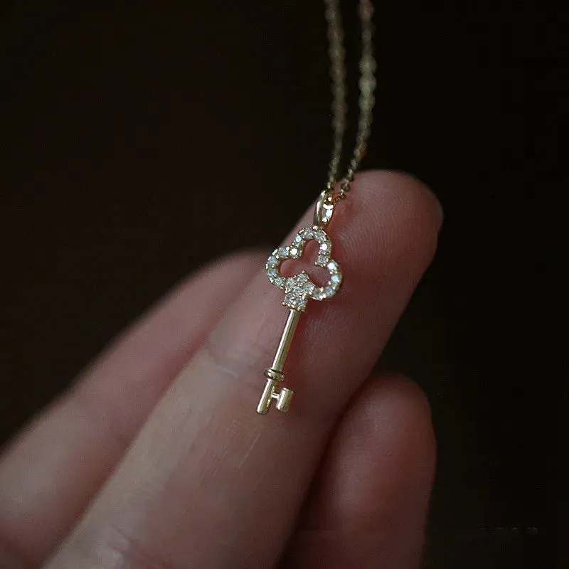 Exquisite Key Pendant 925 Sterling Silver Pave Crystal Necklace for Women Dainty Luxury Dress Jewelry Accessory