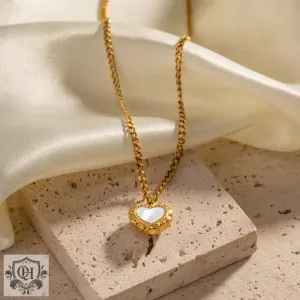 Graceful Heart Shape Necklace