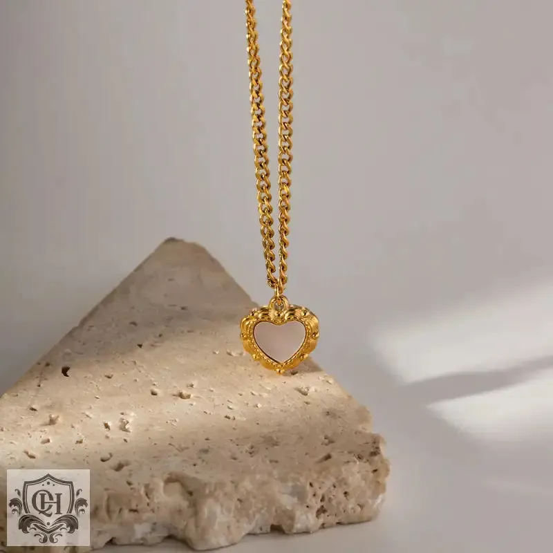 Graceful Heart Shape Necklace