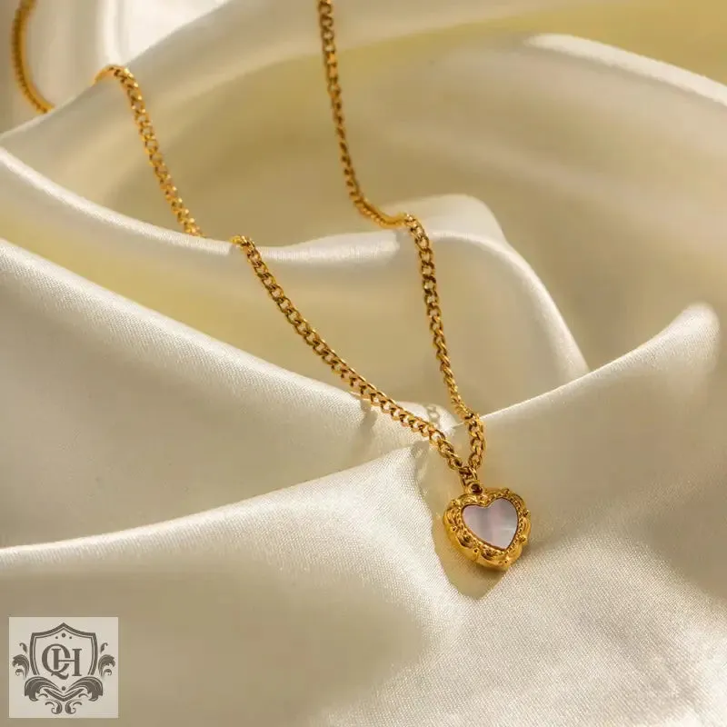 Graceful Heart Shape Necklace