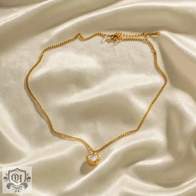 Graceful Heart Shape Necklace
