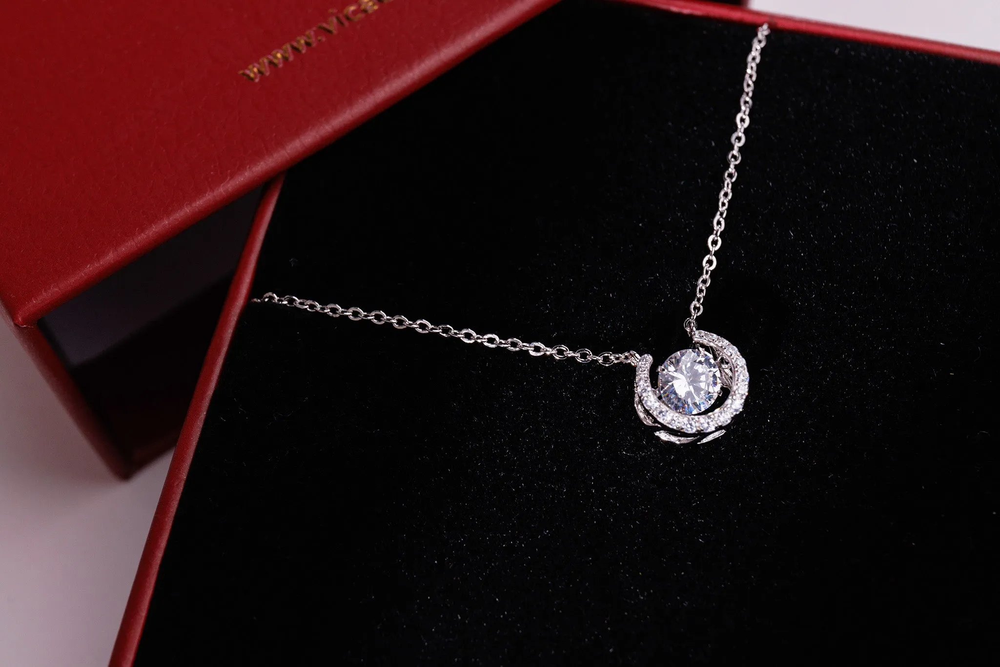 Luster Smart Necklace