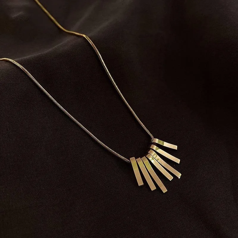 Multi-style Luxurious Vertical Shell Bar Pendant Necklaces