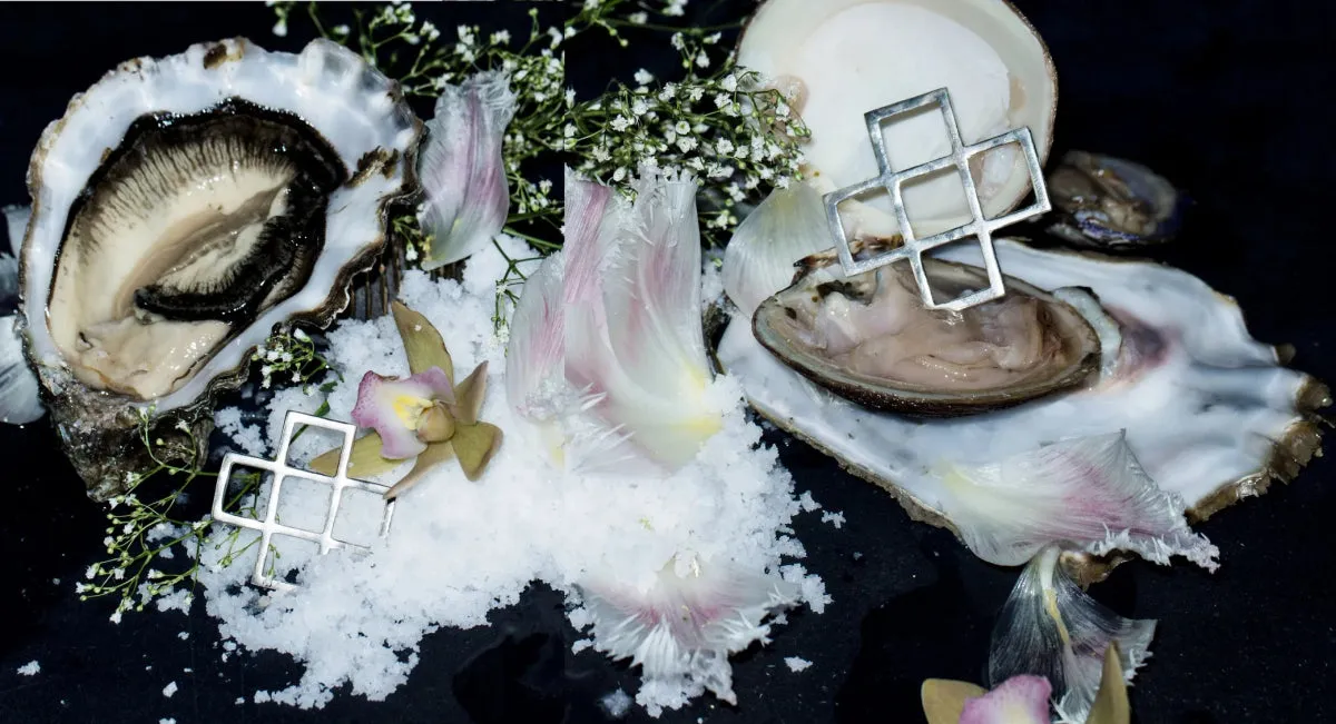 Par Ici Cross-Cut Stud Earrings (In-Store)