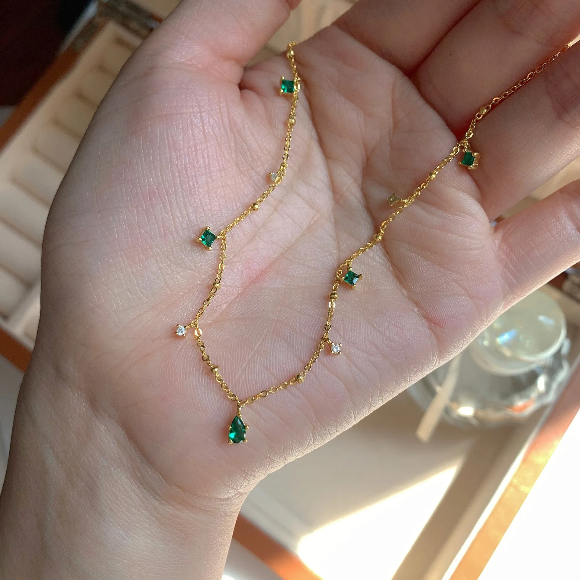Retro Emerald Inlaid Rhinestone Necklace