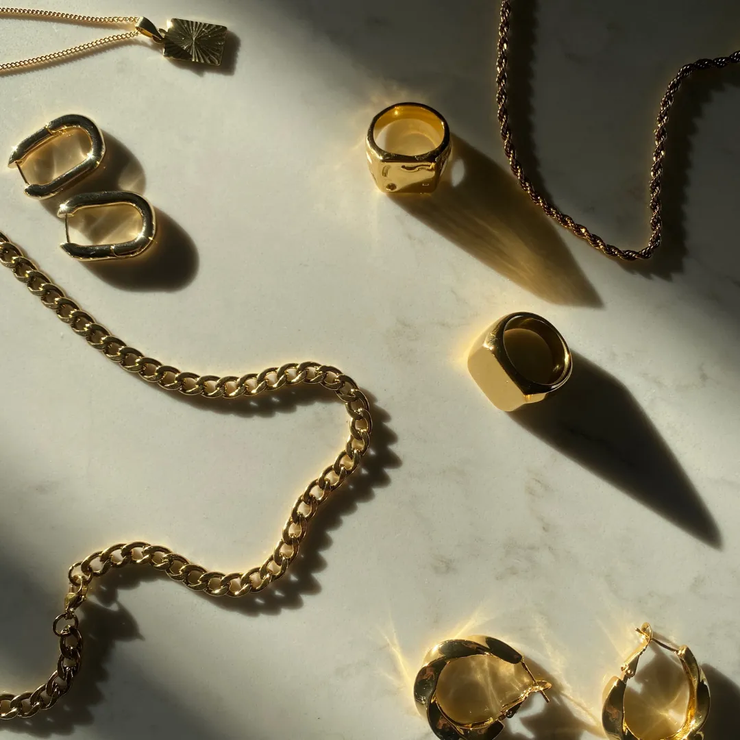 The bead necklace