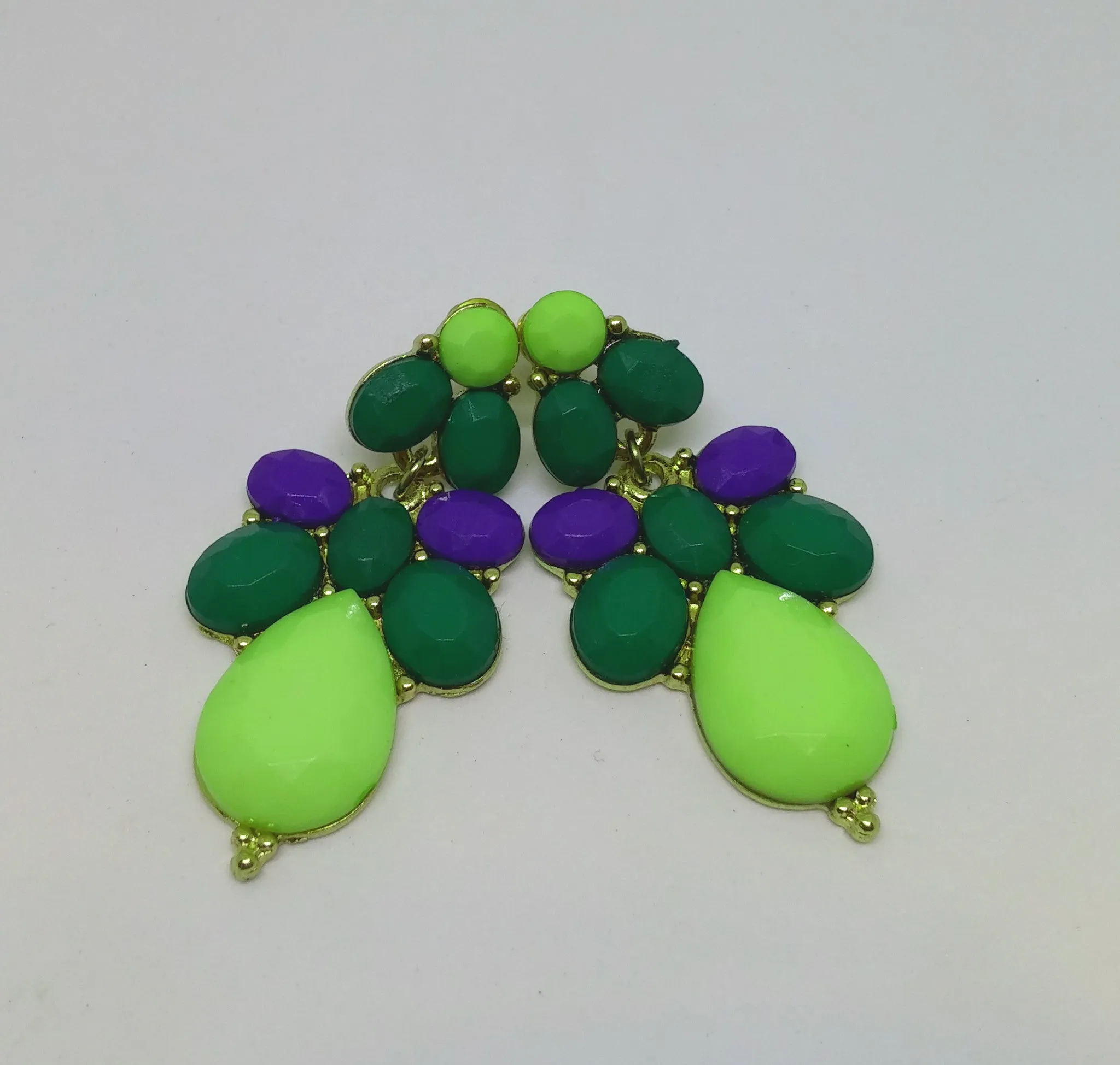 WINTERGREEN CRYSTAL STATEMENT EARRINGS